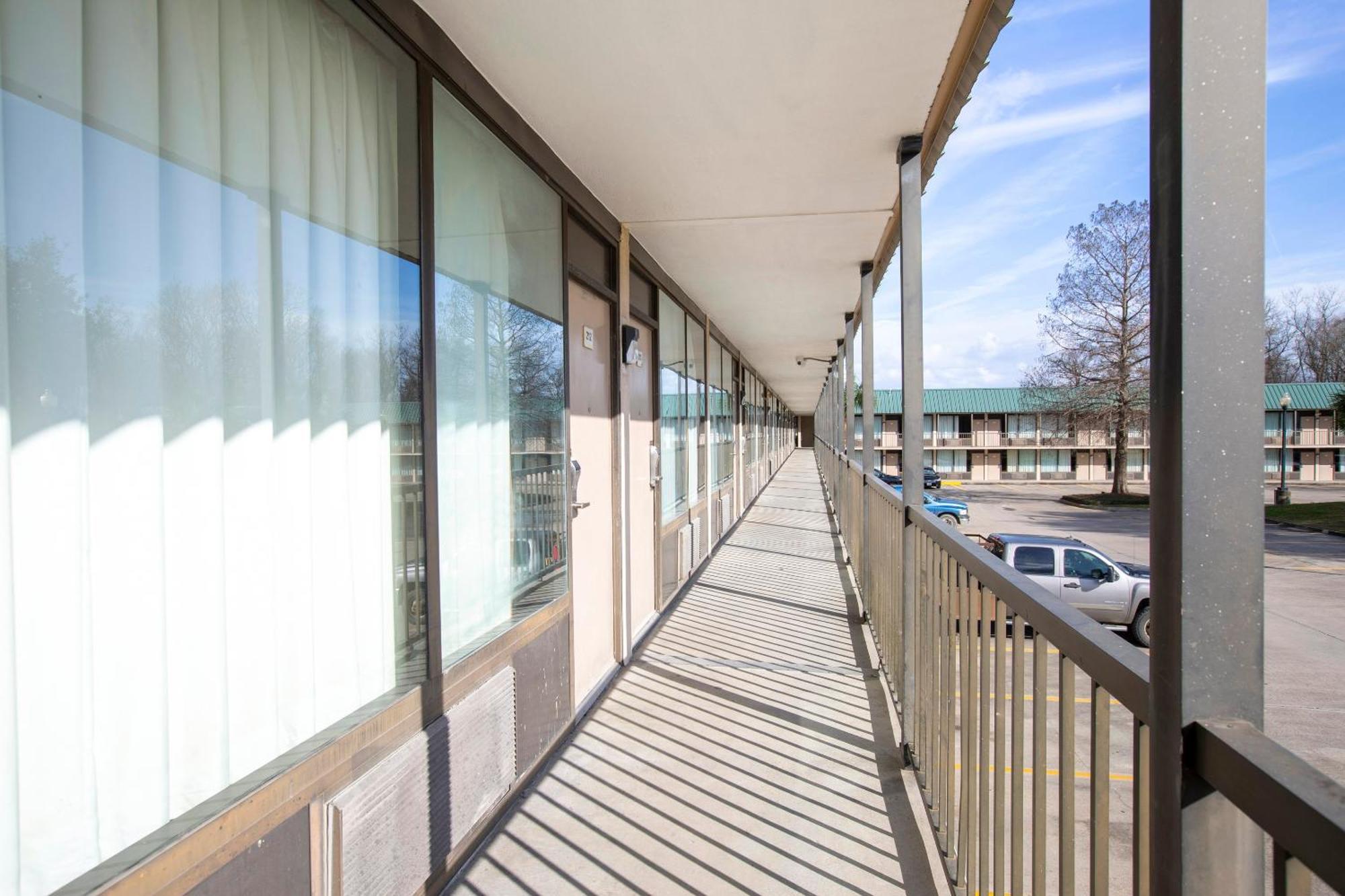 Oyo Hotel Port Allen La I-10 West Εξωτερικό φωτογραφία