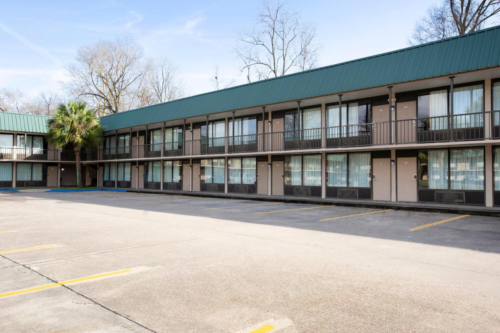 Oyo Hotel Port Allen La I-10 West Εξωτερικό φωτογραφία