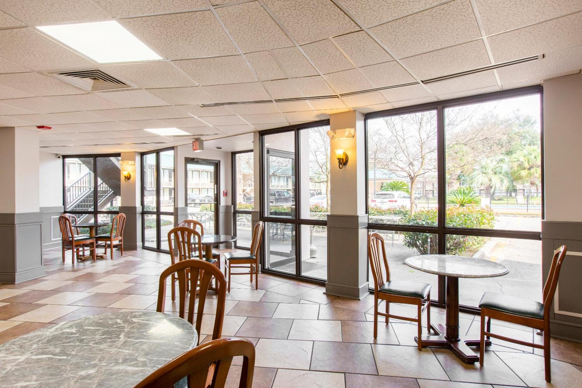 Oyo Hotel Port Allen La I-10 West Εξωτερικό φωτογραφία